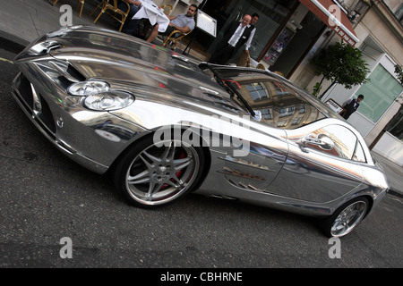 Mercedes SLR Brabus Auto, hier in der Great Portland Street, London gesehen. Stockfoto