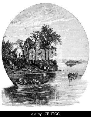 Innisfallen Inishfallen Killarney Faithlinn Insel County Kerry Irland Ross Castle Abtei See Ruderboot Stockfoto