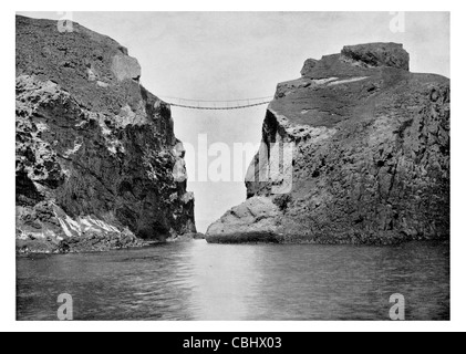 Carrick-a-Rede Rope Bridge Aussetzung Ballintoy Nordirland Insel touristische Attraktion Lachs Angeln Stockfoto