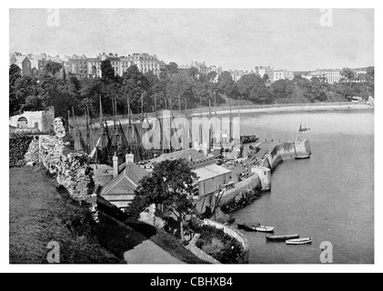 Tenby eingemauert am Meer Stadt Pembrokeshire Wales Carmarthen Bay Sandstrand mittelalterlichen Hafen Hafen Boote Fischereiflotte Stockfoto