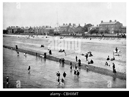 Lytham St Annes Lancashire England Seaside Resort Strandpromenade Esplanade am Strand baden paddeln schwimmen Stockfoto