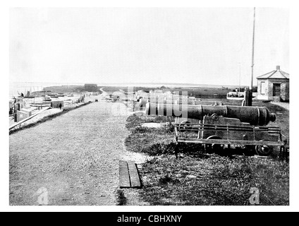 Southwold Gun Hill Kanone Artillerie Gunnery Stadtstrand Nordsee Waveney Suffolk England Gebiet außergewöhnlicher natürlicher Schönheit Stockfoto