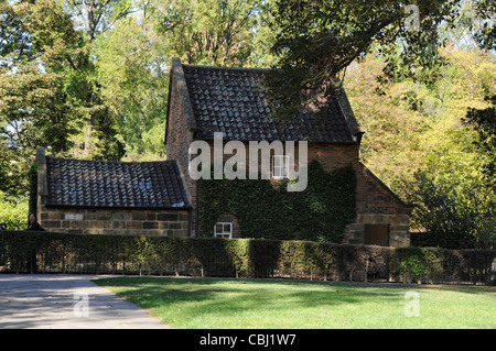 Die Heimat von Captain Cook, der Australien 1770 entdeckte, befindet sich in den Fitzroy Gardens in Melbourne, Victoria, Australien. Stockfoto