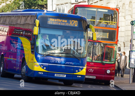 Geschwindigkeit-Busse nicht einverstanden in Oxford High Street rammen Stockfoto