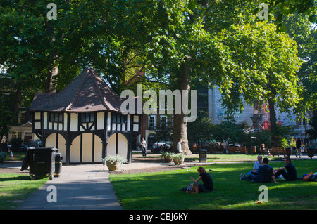 Park am Soho Square in Soho Bezirk central London England UK Europe Stockfoto