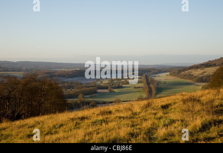 Ranmore gemeinsam mit Blick auf Dorking und Westcott in Surrey in einem Wintermorgen, Stockfoto