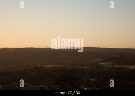 Ranmore gemeinsam mit Blick auf Dorking und Westcott in Surrey in einem Wintermorgen, Stockfoto