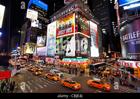 Neonlichter am Times Square, New York Stockfoto