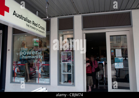 Rotes Kreuz Gelegenheit (Nächstenliebe oder Sparsamkeit) Geschäft in Glenhuntly Road, Jahre, Melbourne, Australien Stockfoto