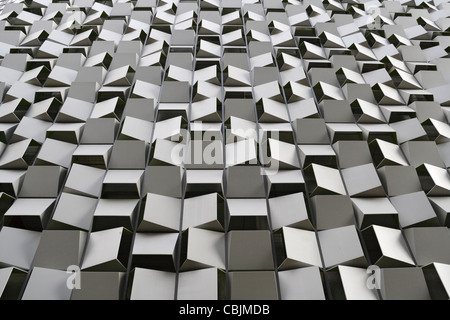 Der Parkplatz Charles Street im Zentrum von Sheffield England, bekannt als das legendäre abstrakte Gebäude des Cheesegrater, Wahrzeichen des Metallgebäudes Stockfoto