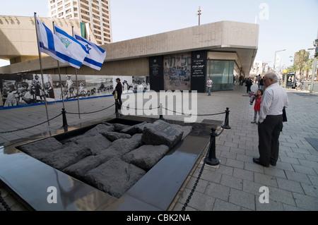 Das Denkmal genau an der Stelle wo der israelischen Ministerpräsidenten Yitzhak Rabin am 4. November 1995 erschossen wurde Stockfoto