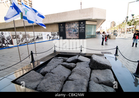 Die Gedenkstätte an der Stelle, an der der israelische Premierminister Yitzhak Rabin am 4. November 1995 niedergeschossen wurde. Tel Aviv, Israel. Stockfoto