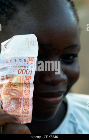 Porträt einer jungen Frau aus Benin. Stockfoto