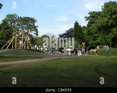 Kinderspielplatz in Buxton Derbyshire England Stockfoto