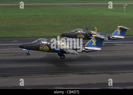 Saab 105 Jet Trainer der schwedischen Luftwaffe Anzeige Mannschaft, Team 60. Stockfoto