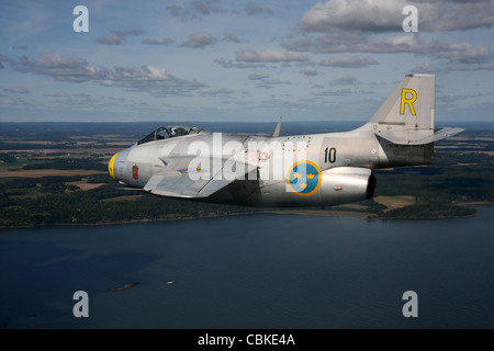 Bohuslan, Schweden - Saab J 29 Flying Barrel Vintage Düsenjäger von der schwedischen Luftwaffe historischer Flug. Stockfoto