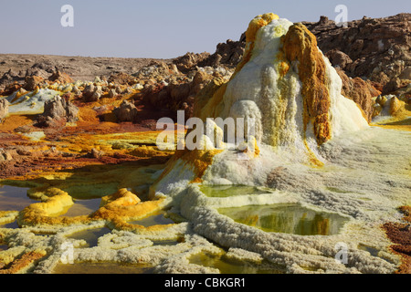 27. Januar 2011 - Dallol geothermische Gebiet, salzhaltiger Sprudel, Danakil-Senke, Äthiopien. Stockfoto