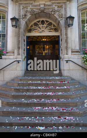 Chelsea-Standesamt Schritte nach einer Hochzeit Stadtteil Chelsea London England UK Europe Stockfoto