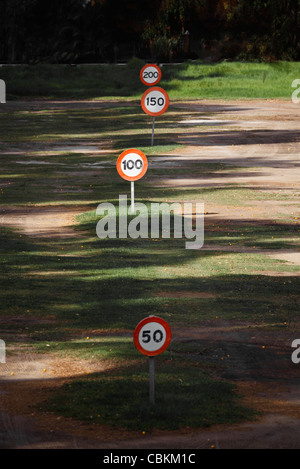 Torremolinos, Provinz Malaga, Costa Del Sol, Spanien. Markierungen auf der driving Range auf dem Parador Golf Course. Stockfoto