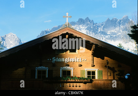 Berühmt für seine prominenten Gäste, ist 5 Sterne Hotel-Restaurant Stanglwirt in Going eine Ikone des Wilden Kaiser Gebirges, Österreich Stockfoto
