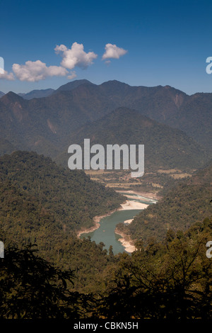 Indien, Arunachal Pradesh, Pasighat, Siang oder Digang Fluss fließt durch Ausläufer des Himalaya Stockfoto