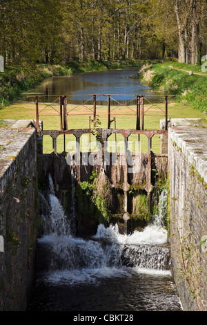 Sperre für Nantes-Brest-Kanal, Bretagne, Frankreich Stockfoto