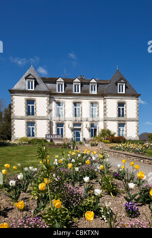 Französischen Rathaus Mairie Gebäude am Mur de Bretagne, Cotes-dArmor, Bretagne, Frankreich Stockfoto