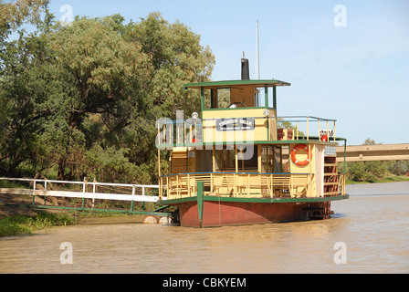 Raddampfer von Billabong Bootsfahrten auf dem Thompson River in Longreach im australischen Outback Queensland betrieben Stockfoto