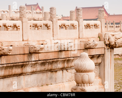 Fassaden und Dächer Details, Verbotene Stadt in Peking. Kaiserpalast in China. Stockfoto