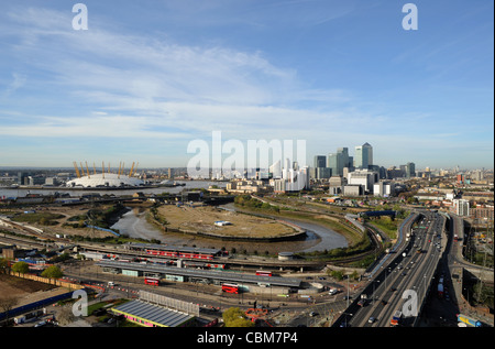 Aerial Ansichten der Docklands und Canary Wharf angesehen von der Ostseite von London Stockfoto