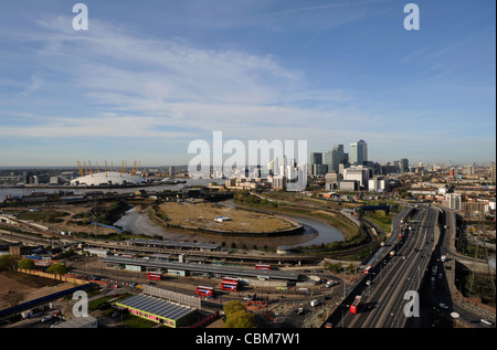 Aerial Ansichten der Docklands und Canary Wharf angesehen von der Ostseite von London Stockfoto