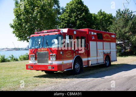 Taktische Mann macht Rescue Squad 4 Detroit Feuerwehr Detroit Michigan Stockfoto