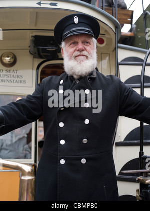 Straßenbahn-Dirigent. Beamish, im Norden von England Open Air Museum Grafschaft Durham ENGLAND Stockfoto