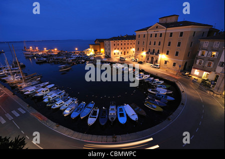 Marina und alten Stadt Piran, Halbinsel Istrien, Slowenien Stockfoto