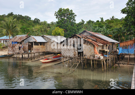 Fischerdorf in Raja Ampat, Raja Ampat, West Papua, Indonesien Stockfoto