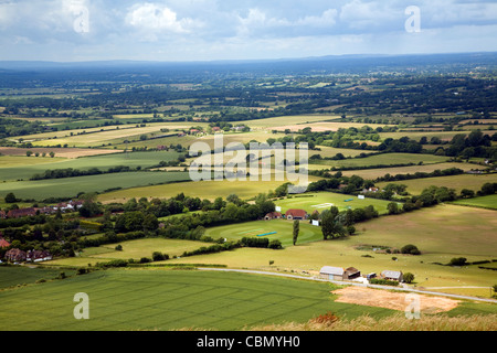 Blick über aus Feldern in der Weald in der Nähe von Fulking, West Sussex, England Stockfoto