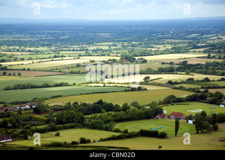 Blick über aus Feldern in der Weald in der Nähe von Fulking, West Sussex, England Stockfoto