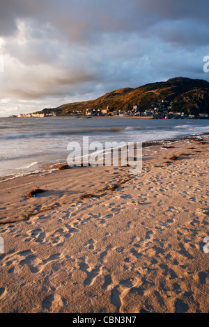 Ansicht von Barmouth vom "Punkt" in Fairbourne Stockfoto