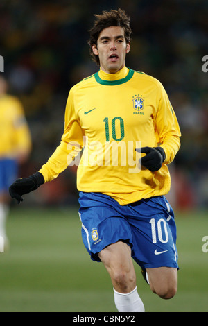 Kaka von Brasilien in Aktion gegen Nordkorea während FIFA World Cup Spiel im Ellis Park Stadium am 15. Juni 2010. Stockfoto