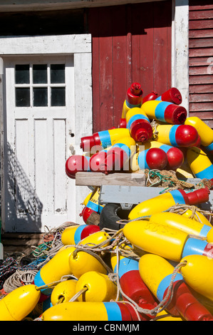 Bunte Bojen Maine Stonington Stadt Stockfoto