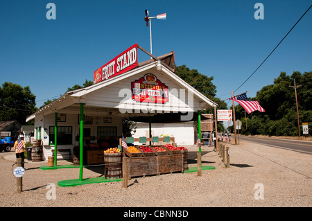 Am Straßenrand Früchte stehen in der Nähe von Fresno in Kalifornien Centreville unterwegs zum Kings Canyon National Park Stockfoto