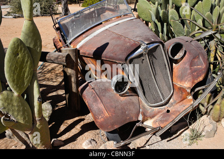 Verlassenes Auto in Wüste, Solitaire, Namibia Stockfoto