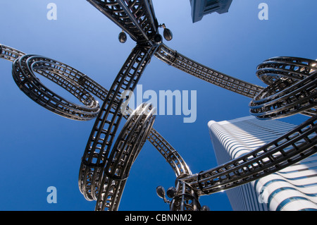 Metall-Skulptur in Queen Square Minato Mirai Yokohama Japan Stockfoto