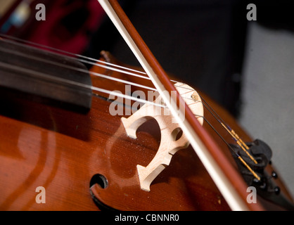 Ein Cello gespielt wird Stockfoto