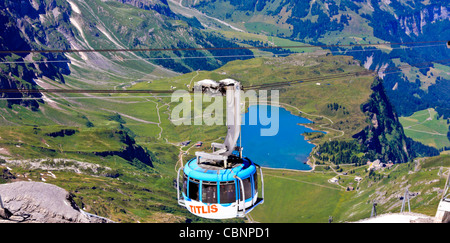 Rotierenden Gondel des Mount Titls Seilbahn, Schweizer Alpen, Schweiz Stockfoto