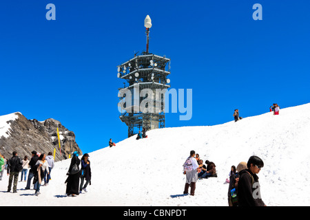 Touristen auf Mount Titlis, Schweizer Alpen, Schweiz Stockfoto