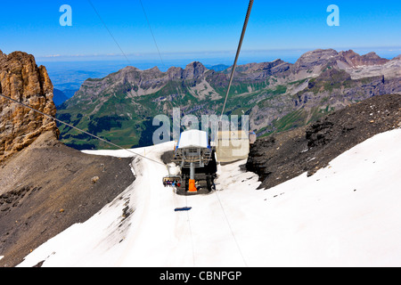 Talstation der Sesselbahn Ice Flyer auf Mount Titlis, Schweizer Alpen Stockfoto