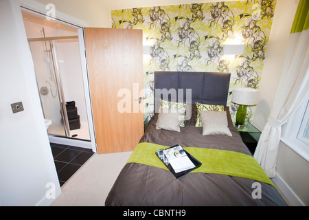 Ein Schlafzimmer in Riverside 1 in Middlesbrough, eines der grünsten Wohnsiedlungen im Vereinigten Königreich. Stockfoto