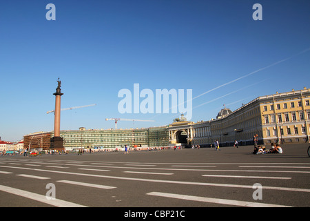 Alexander Column auf Schlossplatz in St. Petersburg, Russland. Stockfoto