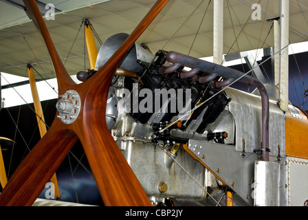 WWI Flugzeug Motor aus Holz Propeller George Hood Aviation Museum New Zealand Sport & Vintage Aviation Society Stockfoto
